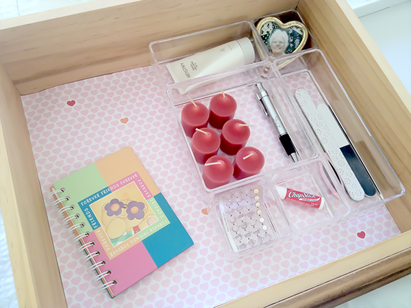 {THE ORGANISED HOUSEWIFE} Inside Bedside Table