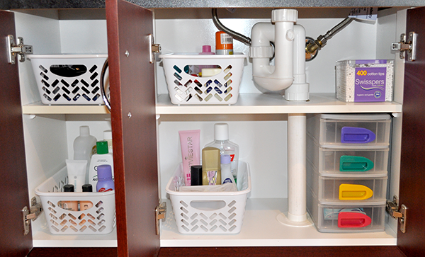 {The Organised Housewife} Bathroom Cupboard Organised Storage 1